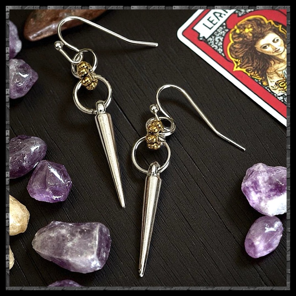 5 For $25💫Alternative Silver Spike Cone Dangles Earrings